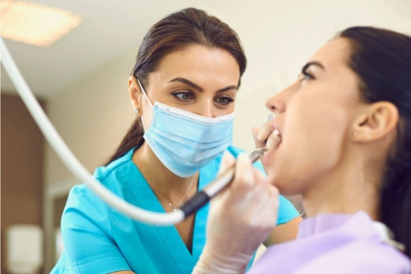 O ultrassom odontológico é essencial no tratamento de algumas doenças bucais. Entenda!