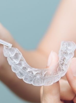 Como fazer clareamento dental caseiro com segurança?