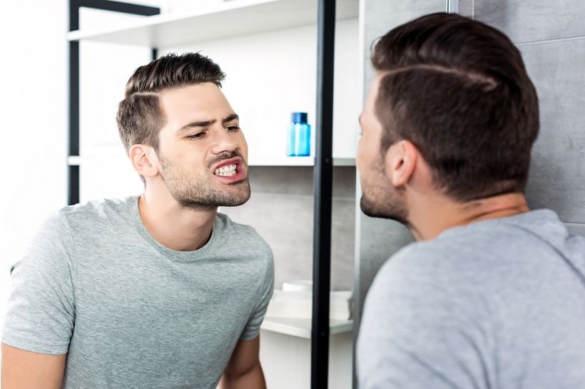 Entenda como a micro fratura no dente pode afetar a sua saúde bucal e os tratamentos para o quadro