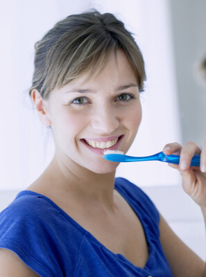Qual pasta de dente devo usar após o clareamento dental?