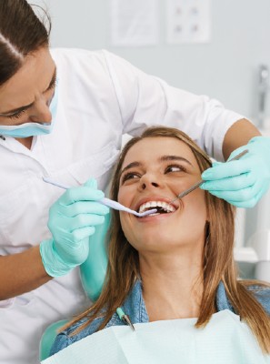 Manchei meu dente após o clareamento dental: o que fazer?